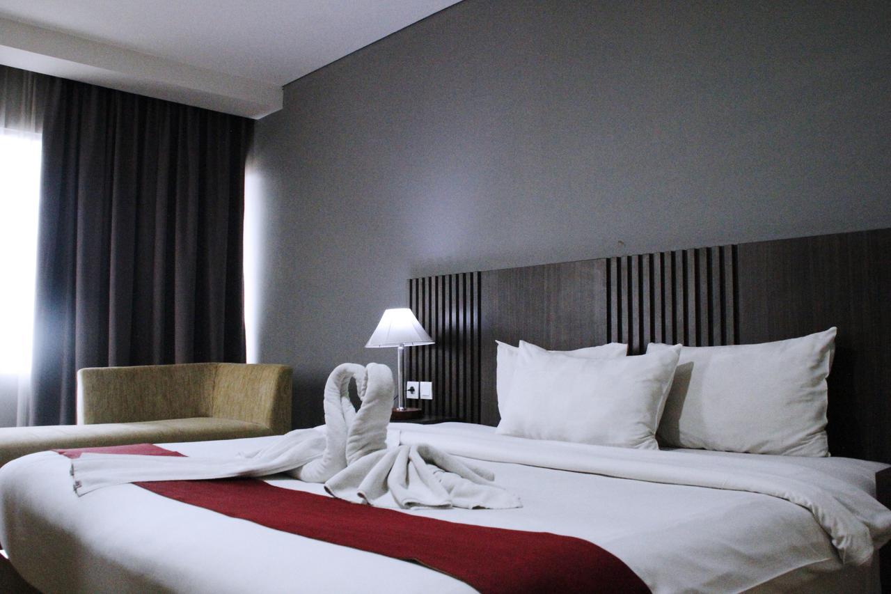 Merapi Merbabu Hotels Бекаси Екстериор снимка