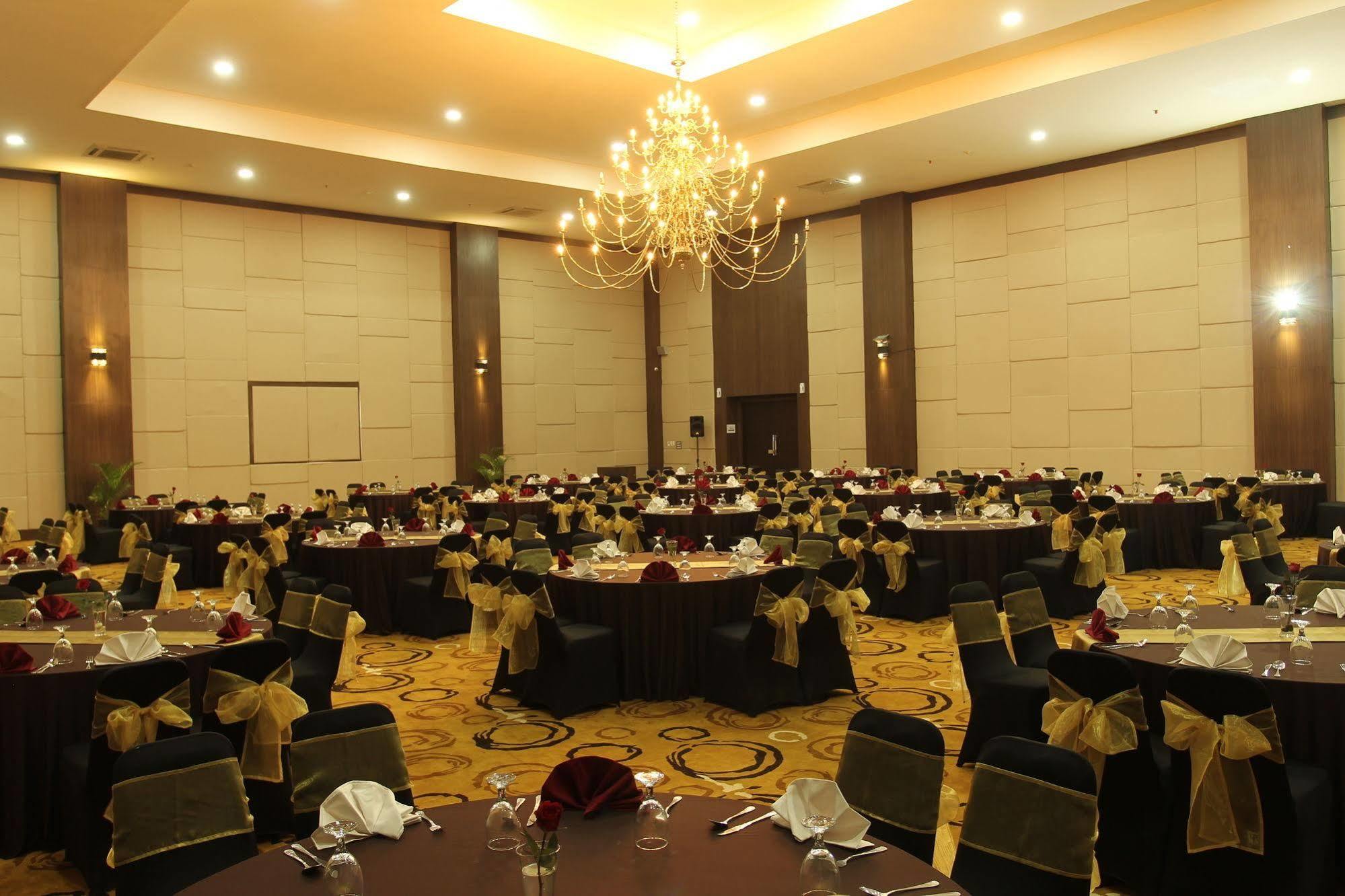 Merapi Merbabu Hotels Бекаси Екстериор снимка