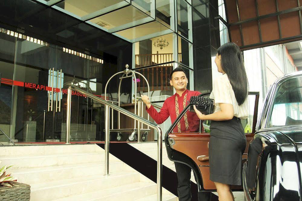 Merapi Merbabu Hotels Бекаси Екстериор снимка